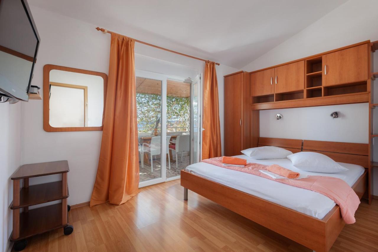 Apartments By The Sea Igrane, Makarska - 310 Екстериор снимка