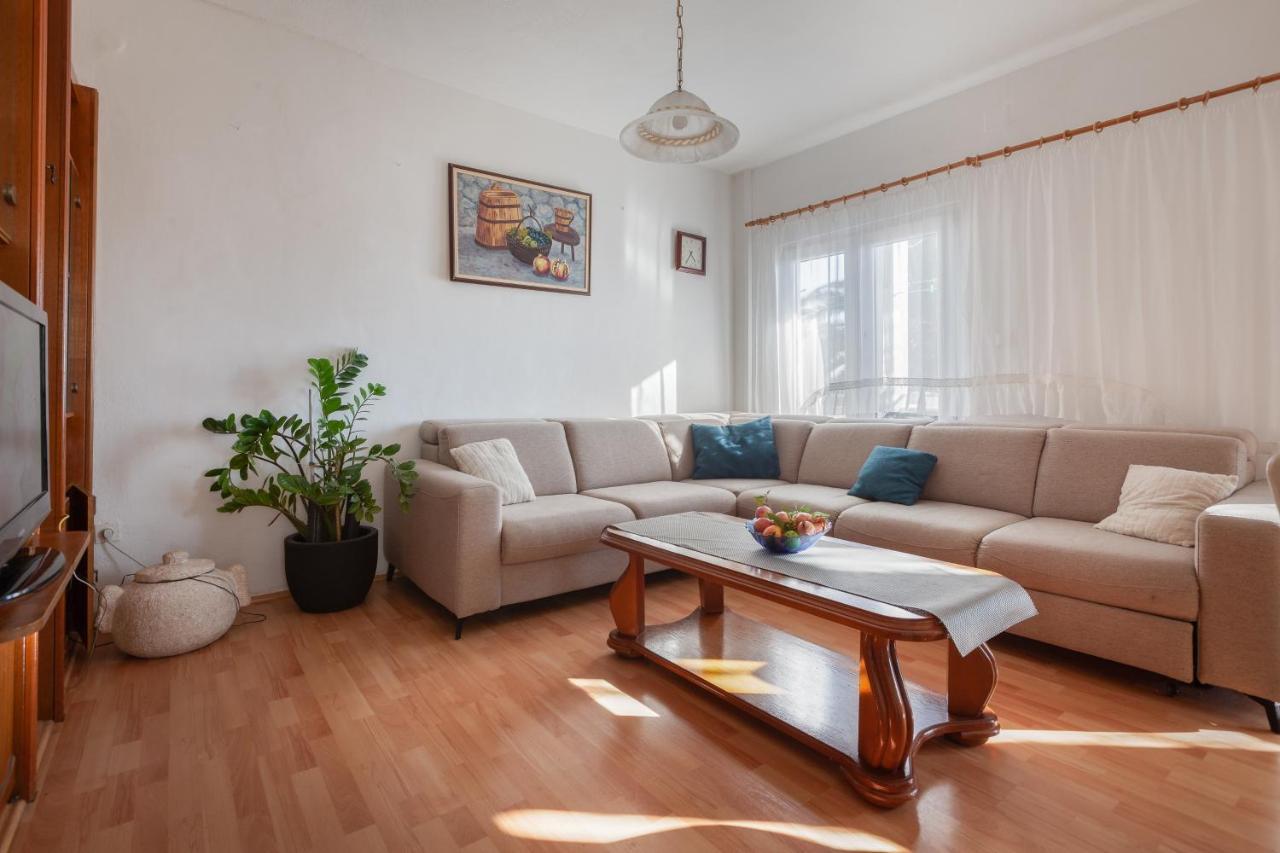 Apartments By The Sea Igrane, Makarska - 310 Екстериор снимка
