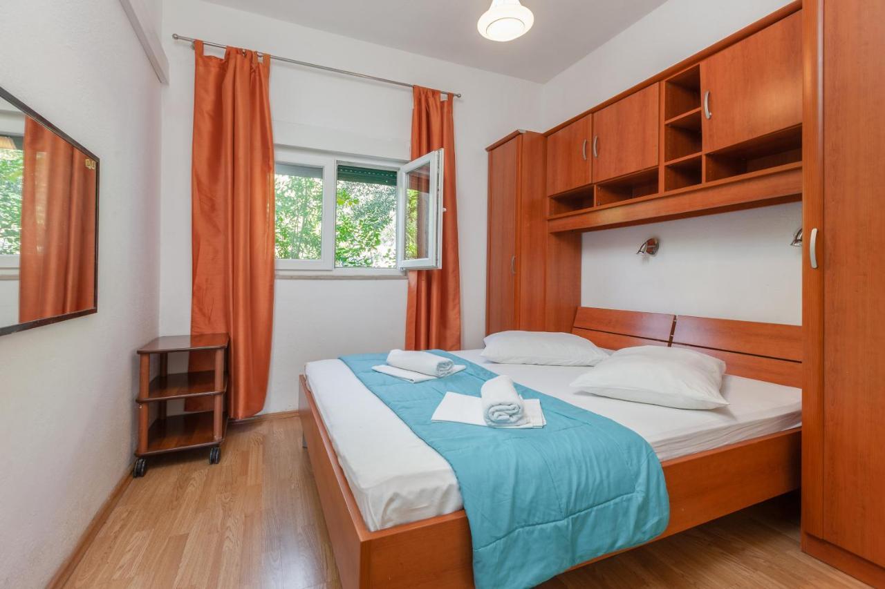 Apartments By The Sea Igrane, Makarska - 310 Екстериор снимка