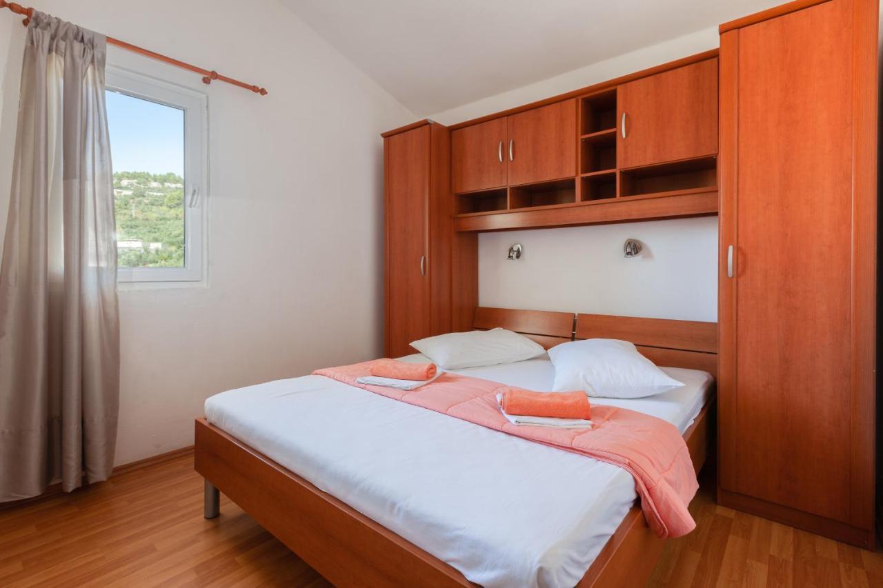 Apartments By The Sea Igrane, Makarska - 310 Екстериор снимка