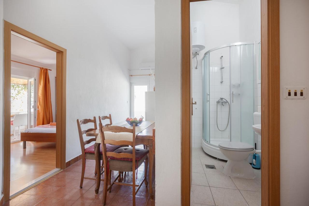 Apartments By The Sea Igrane, Makarska - 310 Екстериор снимка