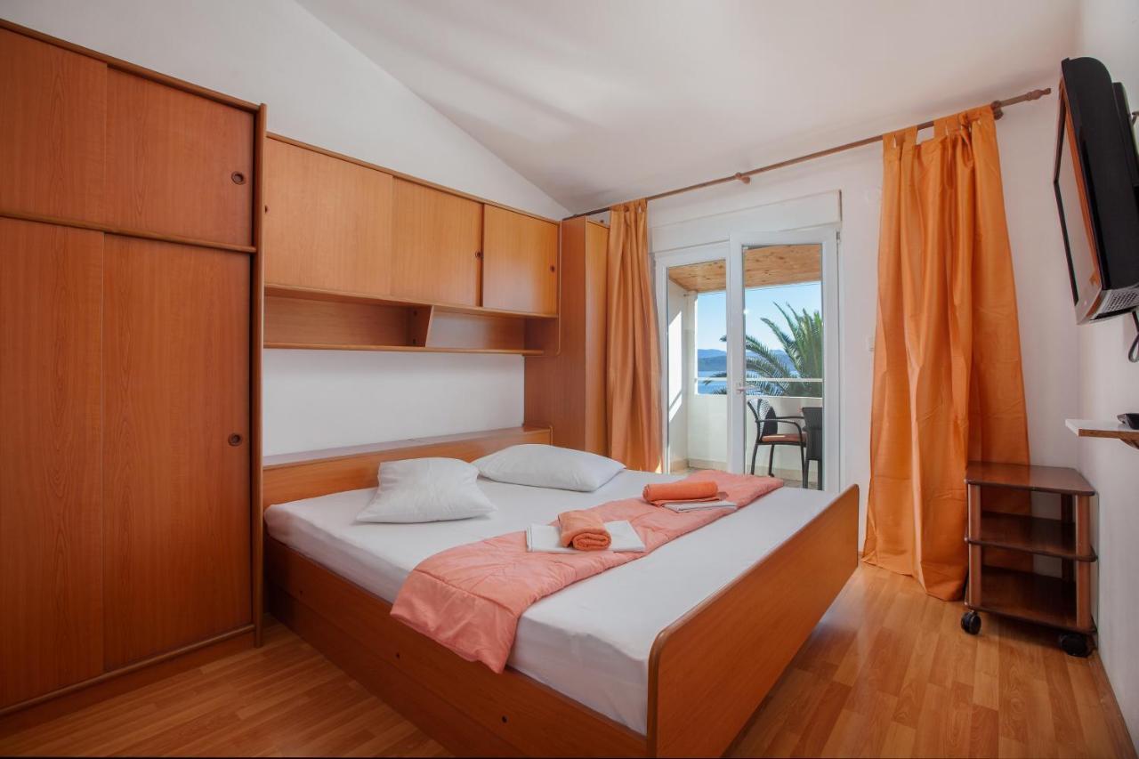 Apartments By The Sea Igrane, Makarska - 310 Екстериор снимка