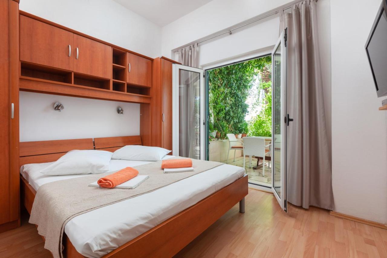 Apartments By The Sea Igrane, Makarska - 310 Екстериор снимка