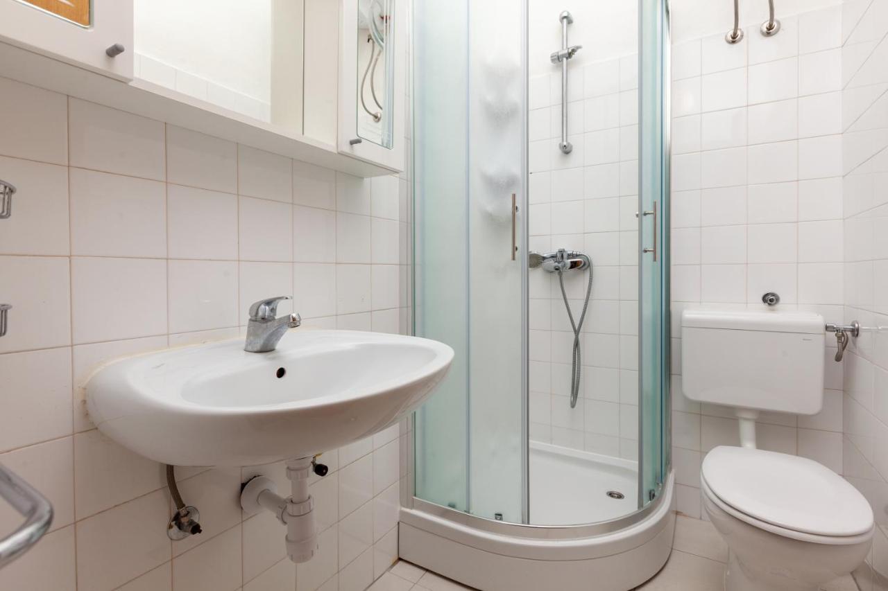 Apartments By The Sea Igrane, Makarska - 310 Екстериор снимка