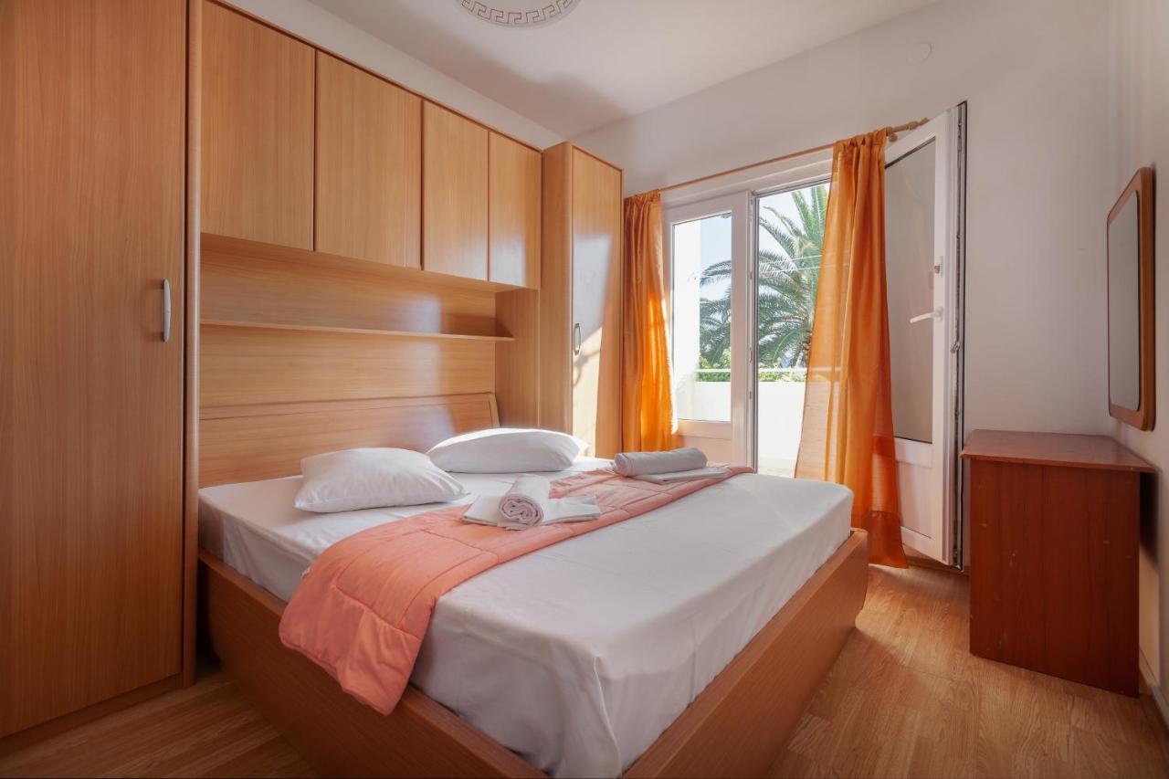 Apartments By The Sea Igrane, Makarska - 310 Екстериор снимка