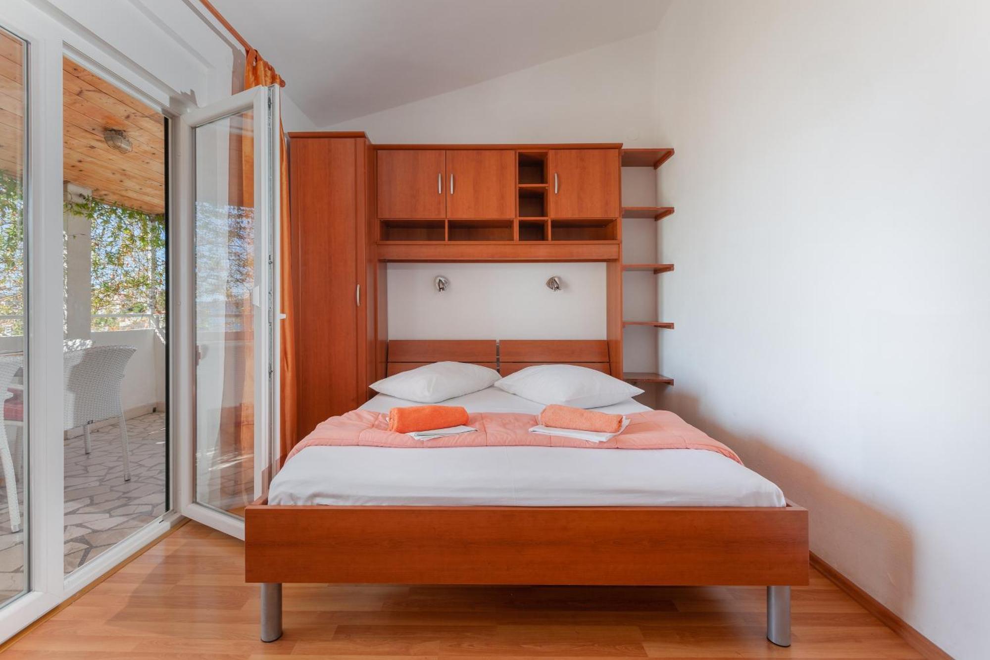 Apartments By The Sea Igrane, Makarska - 310 Стая снимка